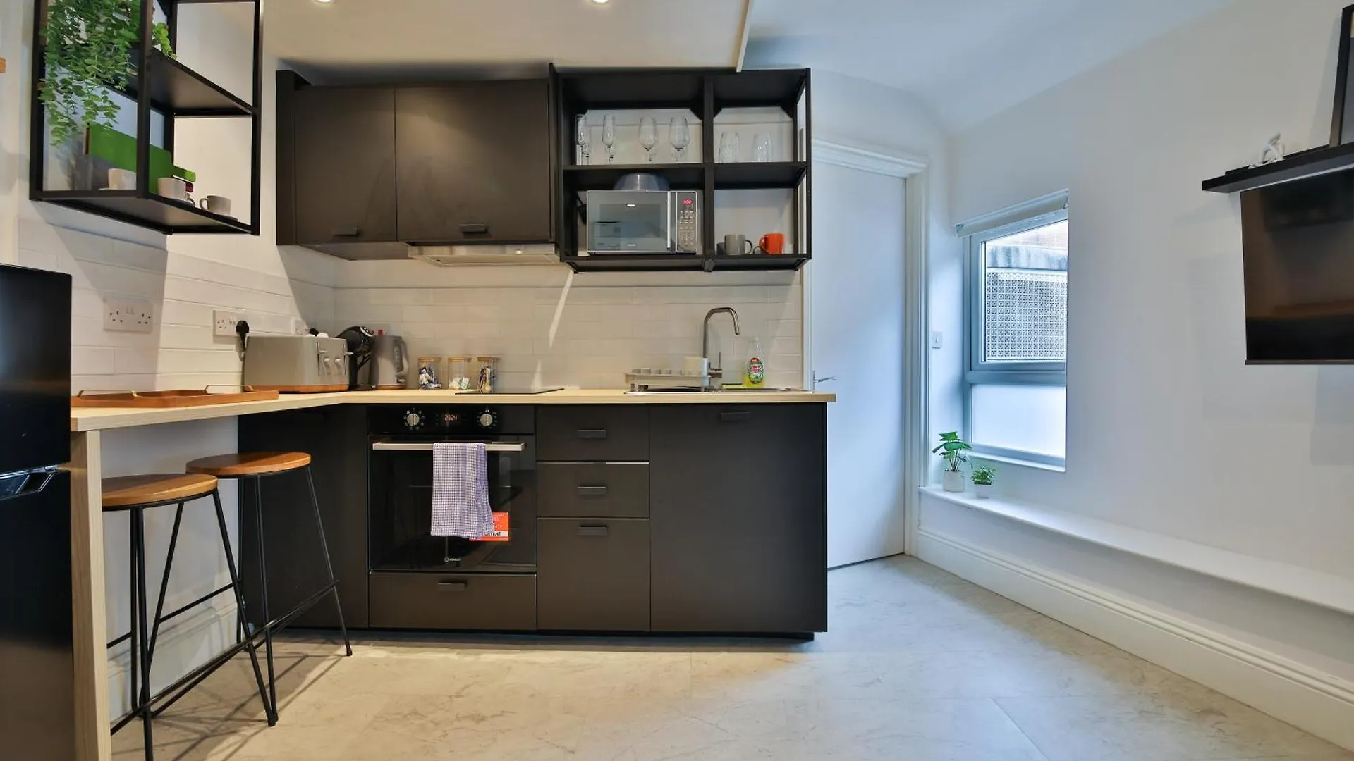 Stayright Cosy Studio Flat In Vibrant Area - Walking Distance To Cardiff City Centre Apartment