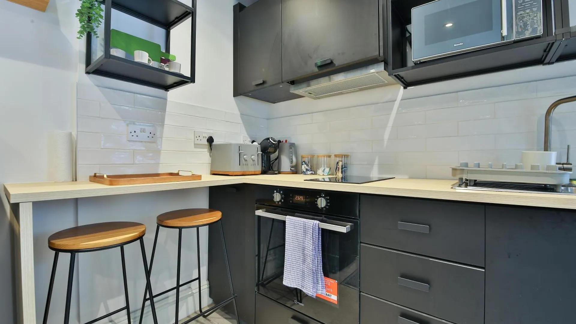 Stayright Cosy Studio Flat In Vibrant Area - Walking Distance To Cardiff City Centre Apartment